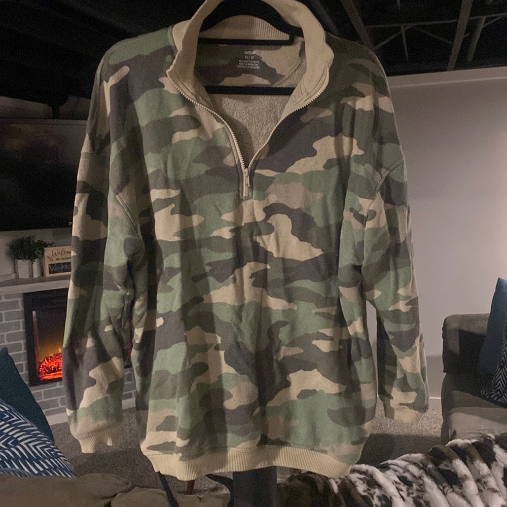 Aerie brand pullover